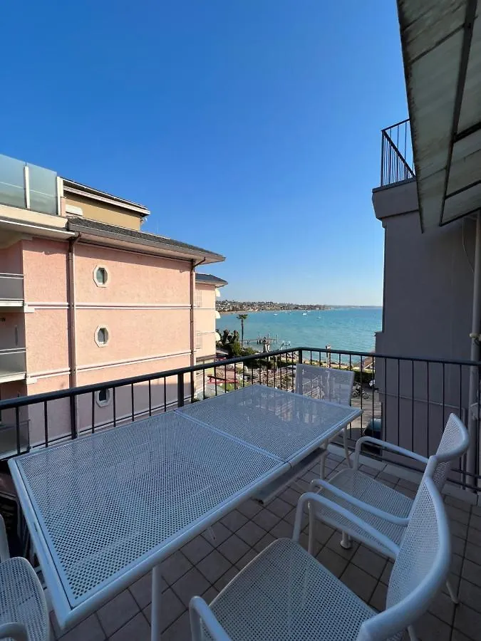 Glam Apartment Bardolino Italy