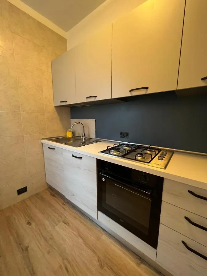 Glam Apartment Bardolino 0*,